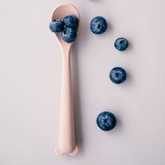 blueberries-on-spoon