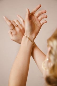 pandora-jewelry-hands-bracelets